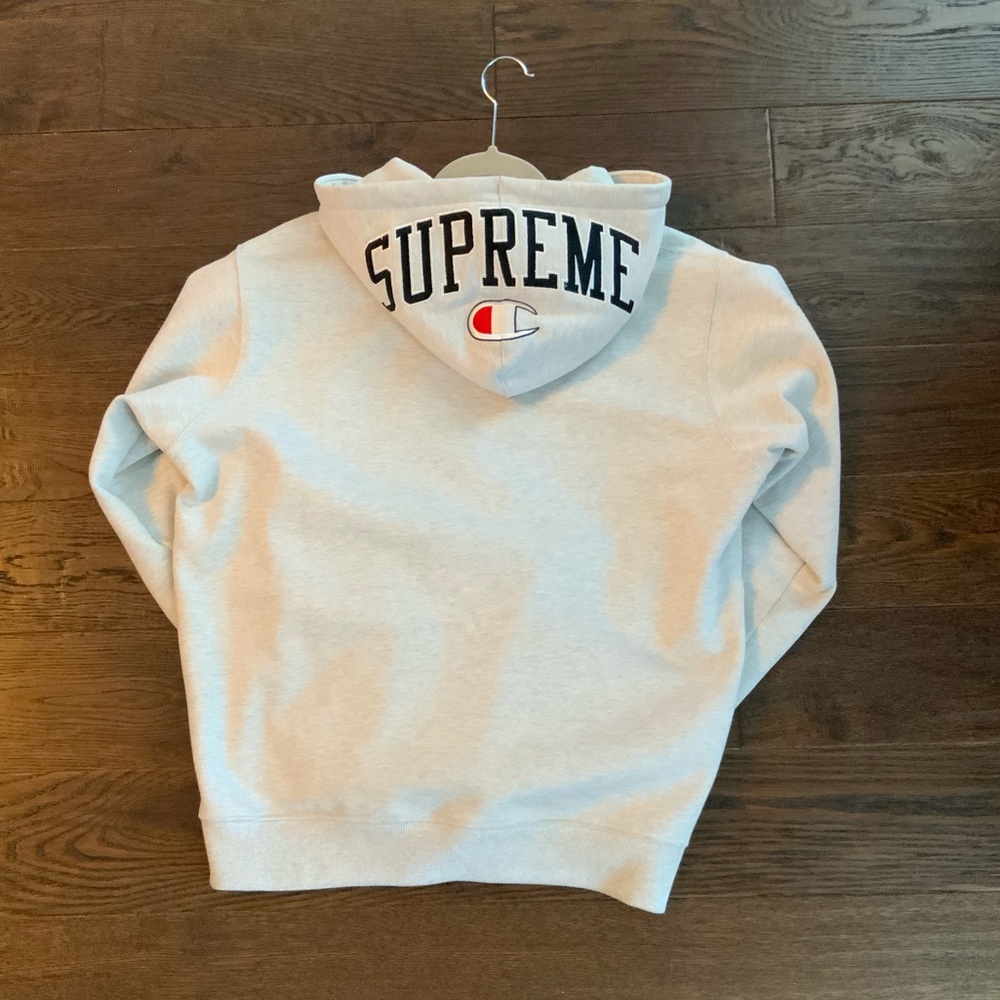 SUPREME X CHAMPION Arc Logo Zip Up (ASH GREY) - Picture 2 of 6